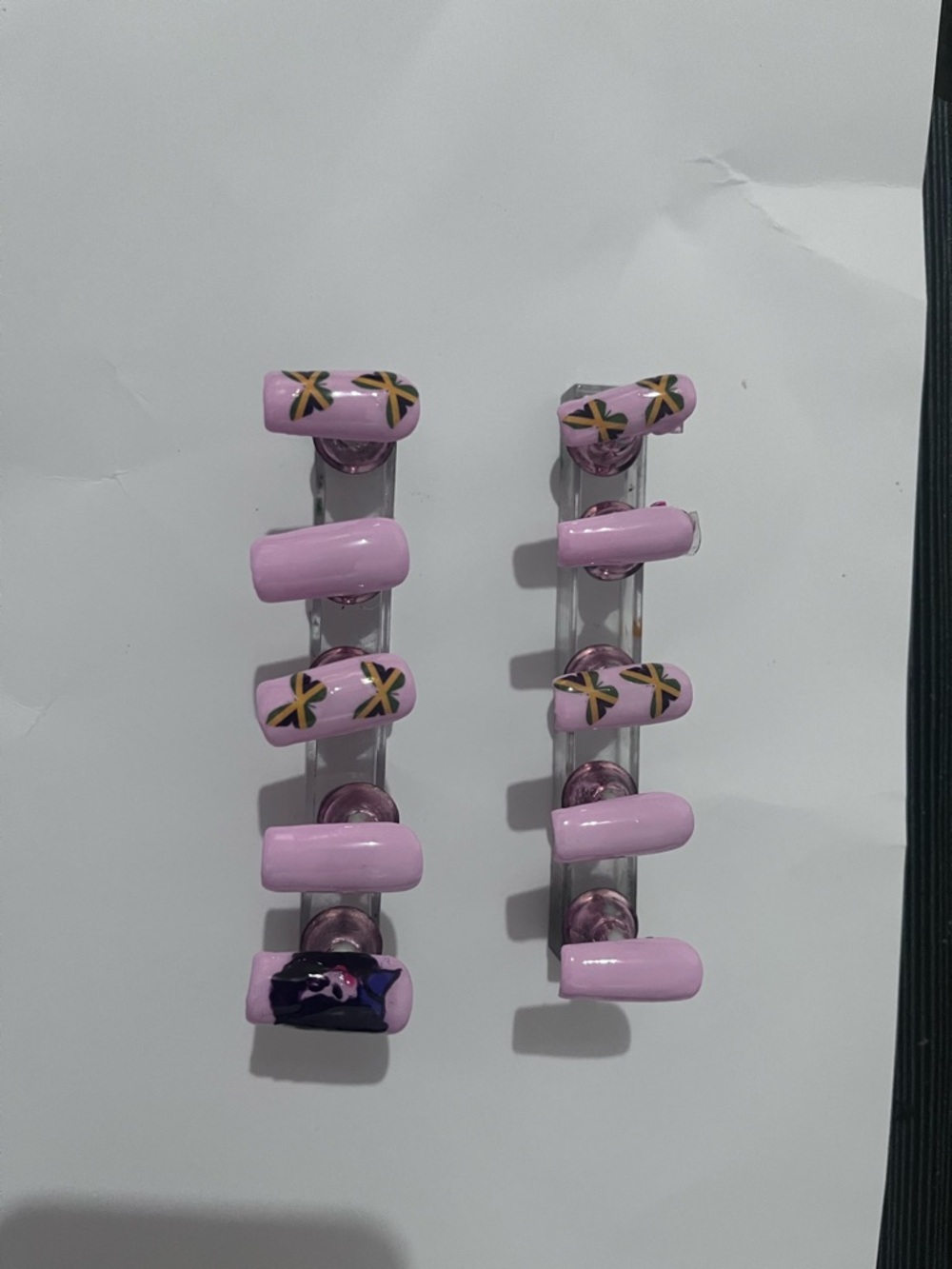 Light Pink Floral Accent Press-On Nail Set 24 set